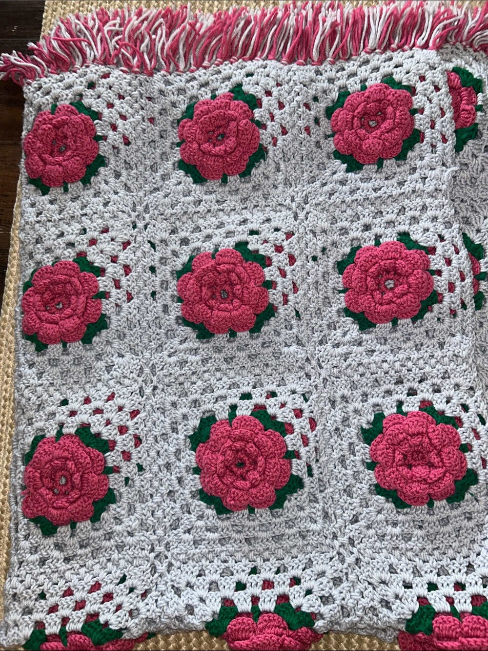 Vintage Handmade Crochet Rose Throw Blanket - Pink & Cream
3 D Granny square